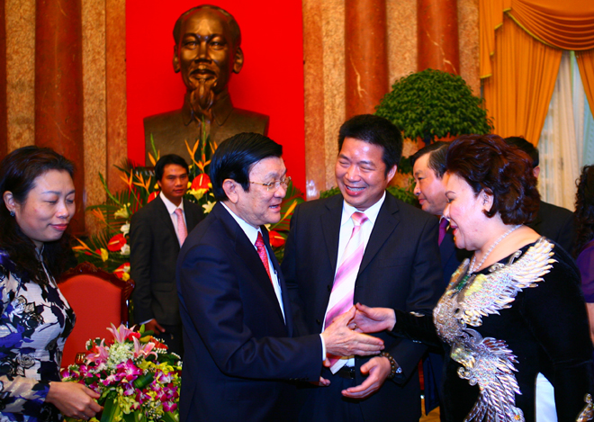 Presidente de Vietnam felicita a los empresarios domésticos más sobresalientes